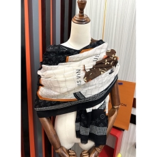 Louis Vuitton Scarf